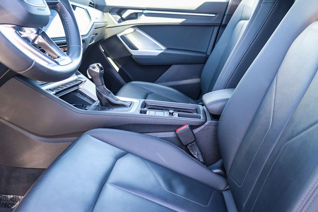 Thumbnail: 2020 Audi Q3 - 11