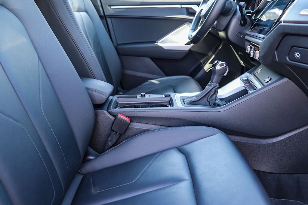 Thumbnail: 2020 Audi Q3 - 10