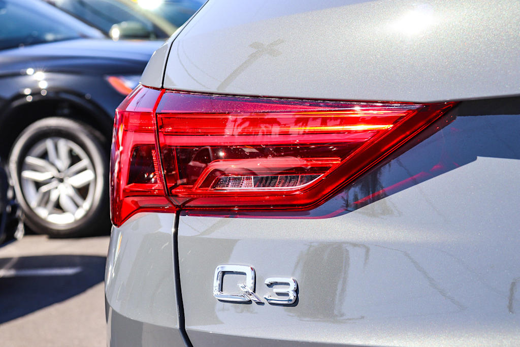 Thumbnail: 2020 Audi Q3 - 23