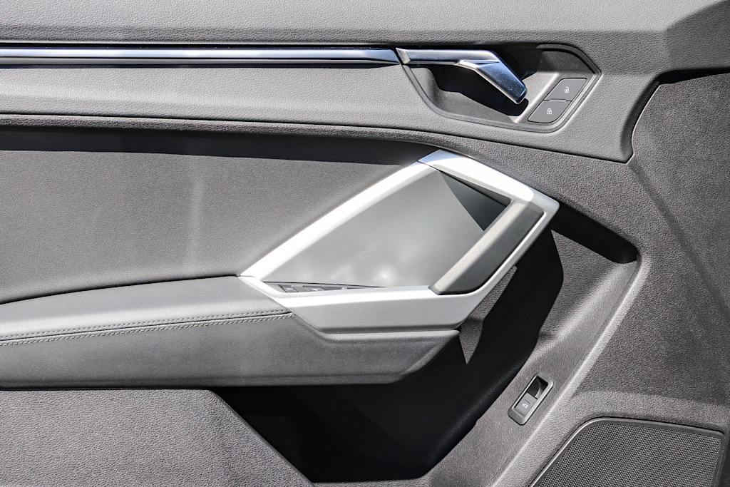 Thumbnail: 2020 Audi Q3 - 27