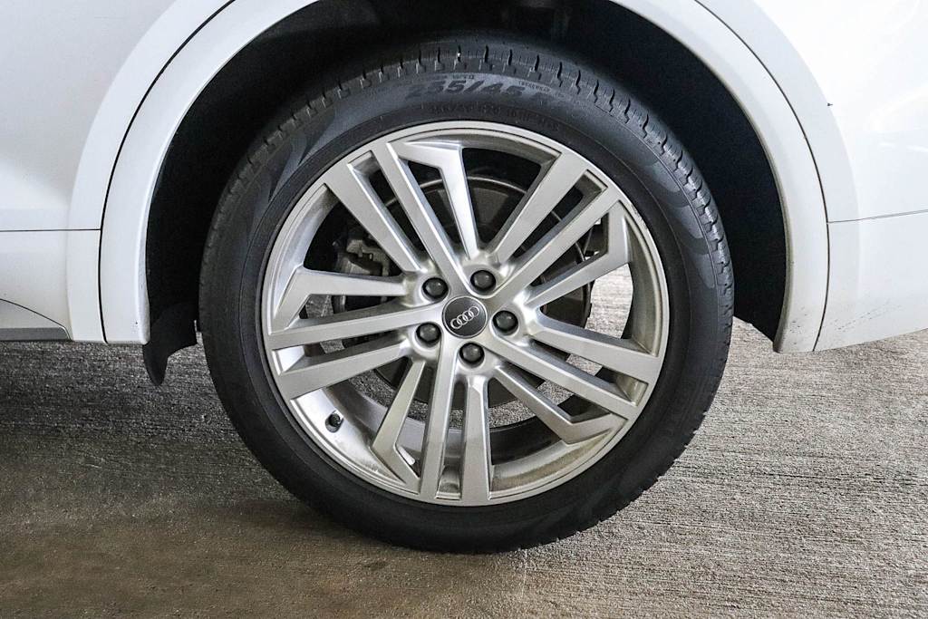 Thumbnail: 2019 Audi Q5 - 11
