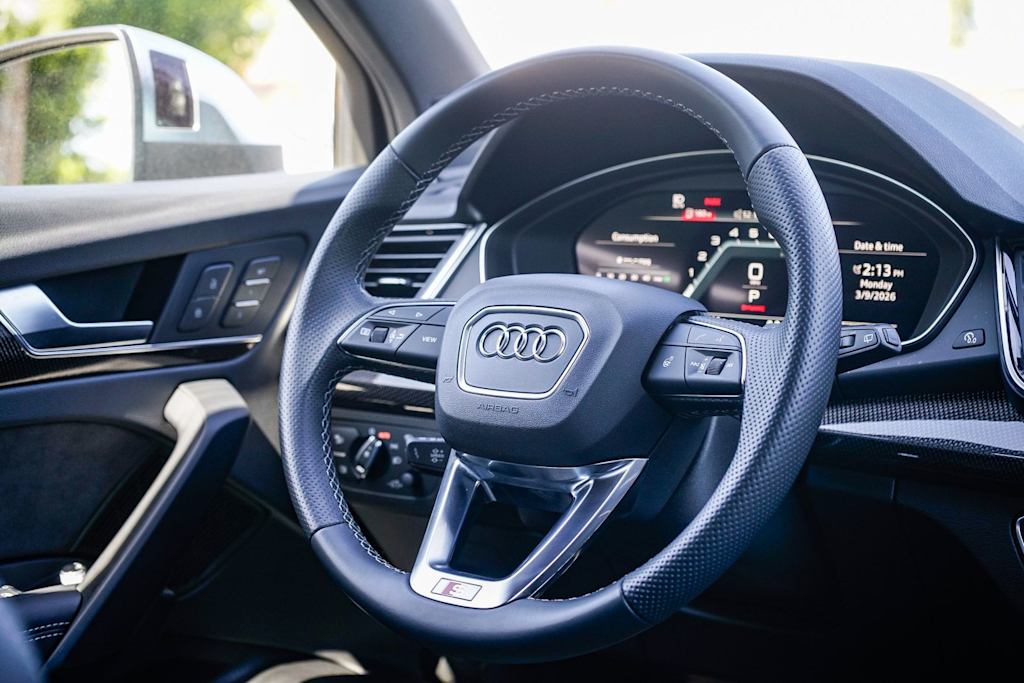 Thumbnail: 2023 Audi SQ5 - 10