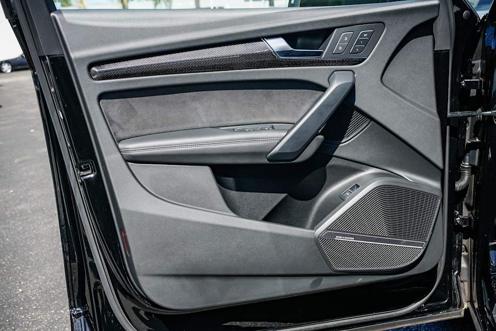 Thumbnail: 2023 Audi SQ5 - 19
