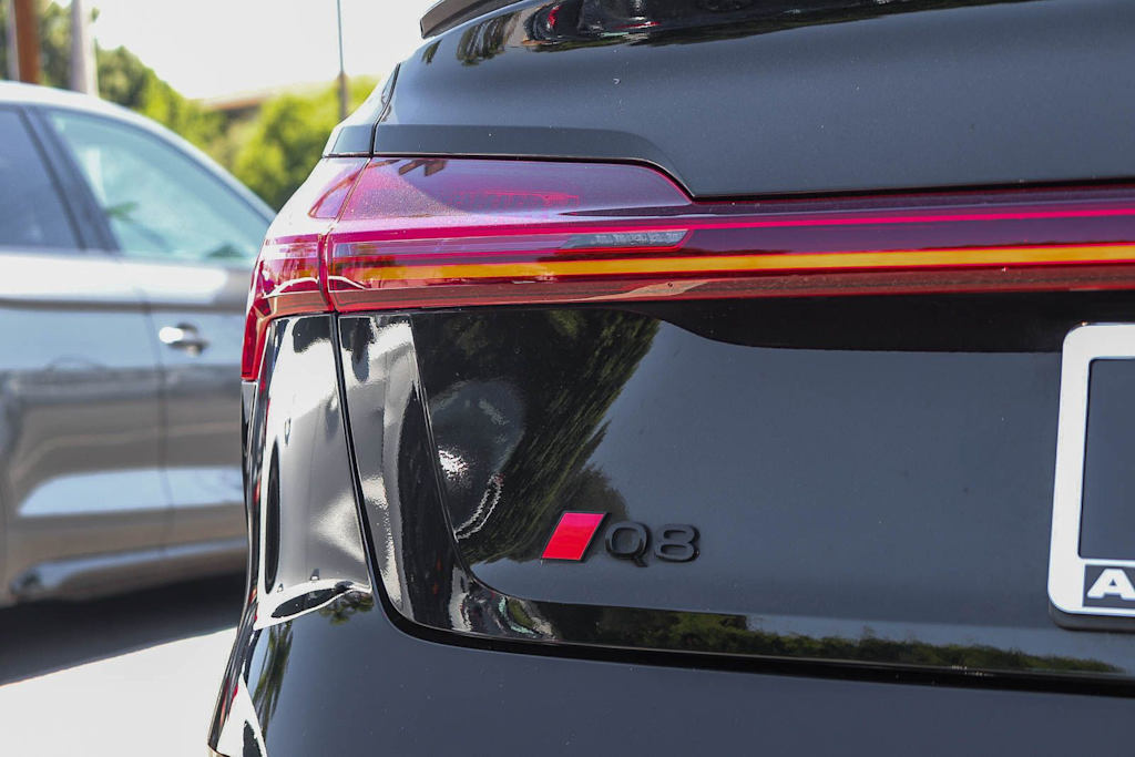 Thumbnail: 2024 Audi Q8 e-tron - 12