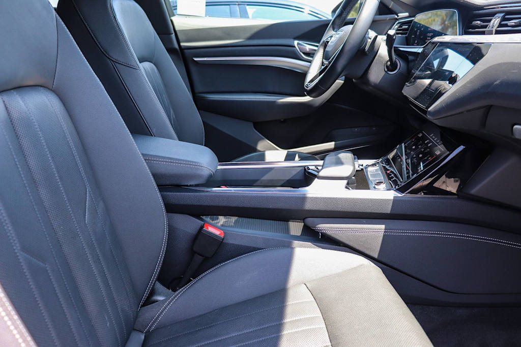 Thumbnail: 2024 Audi Q8 e-tron - 9