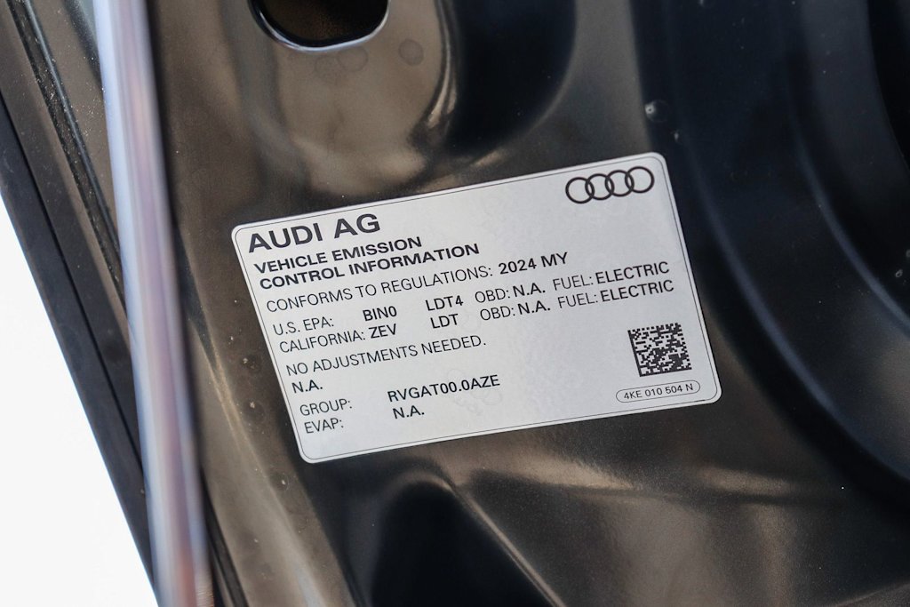 Thumbnail: 2024 Audi Q8 e-tron - 16