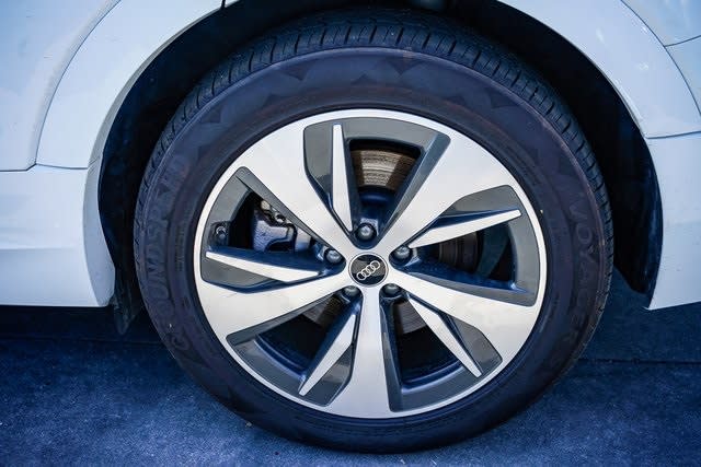 Thumbnail: 2024 Audi Q8 e-tron - 6