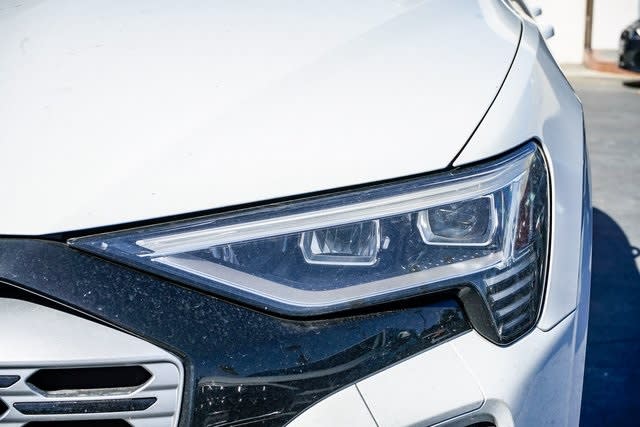 Thumbnail: 2024 Audi Q8 e-tron - 10