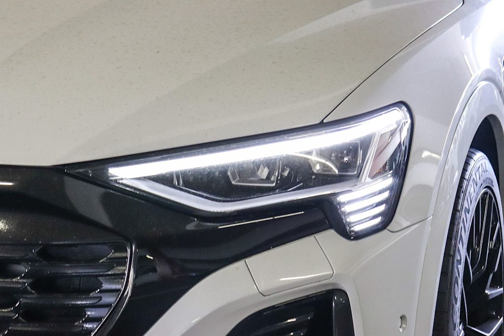 Thumbnail: 2024 Audi Q8 e-tron - 10