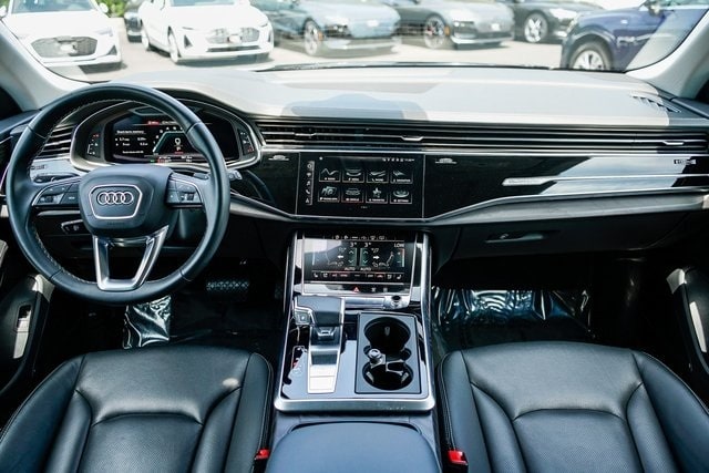 Thumbnail: 2022 Audi Q8 - 2