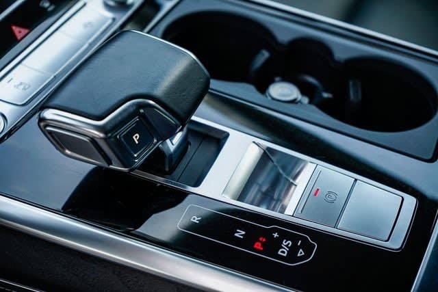 Thumbnail: 2022 Audi Q8 - 13