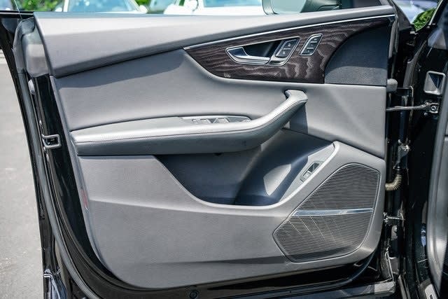 Thumbnail: 2022 Audi Q8 - 23