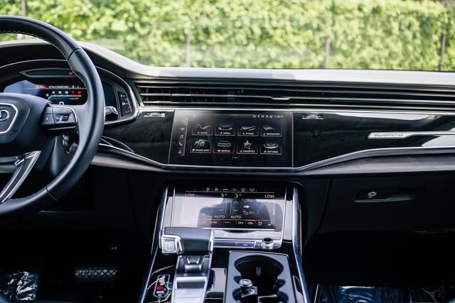 Thumbnail: 2022 Audi Q8 - 7