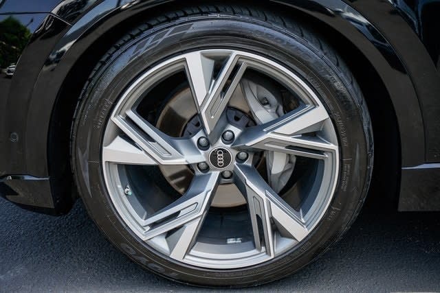 Thumbnail: 2022 Audi Q8 - 5