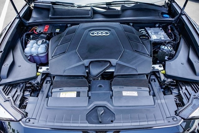 Thumbnail: 2022 Audi Q8 - 6