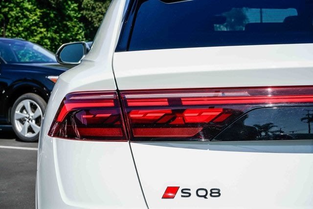 Thumbnail: 2024 Audi SQ8 - 23