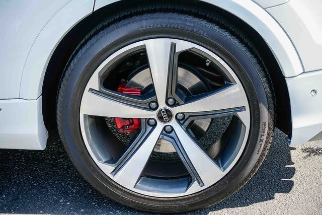 Thumbnail: 2024 Audi SQ8 - 7