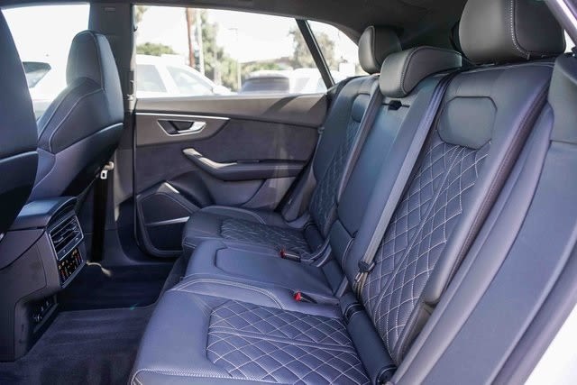 Thumbnail: 2024 Audi SQ8 - 12