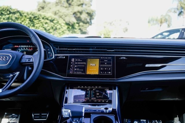 Thumbnail: 2024 Audi SQ8 - 9