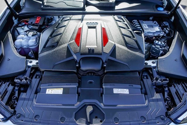 Thumbnail: 2024 Audi SQ8 - 8