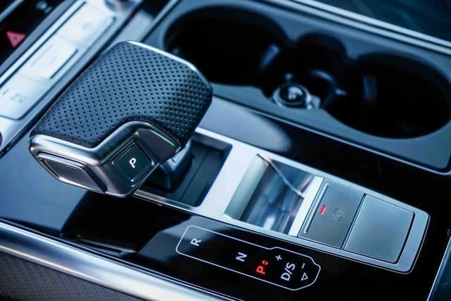 Thumbnail: 2024 Audi SQ8 - 15