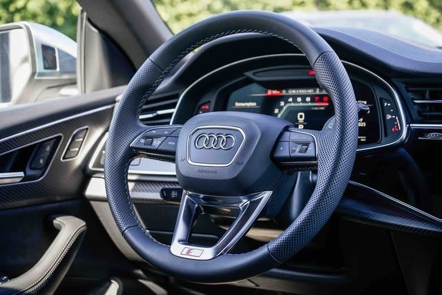 Thumbnail: 2024 Audi SQ8 - 13