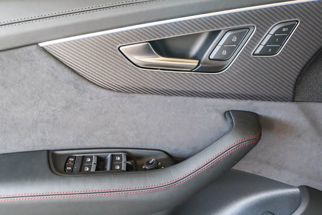 Thumbnail: 2026 Audi SQ8 - 25