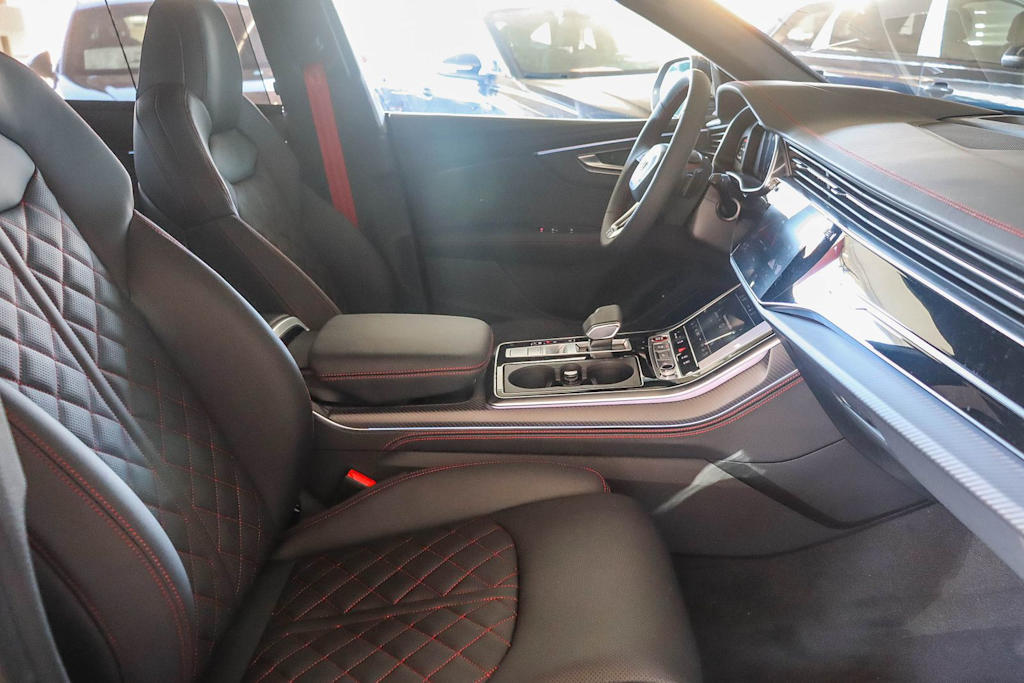 Thumbnail: 2026 Audi SQ8 - 9