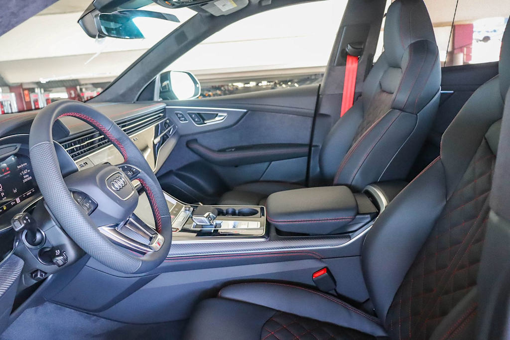 Thumbnail: 2026 Audi SQ8 - 10