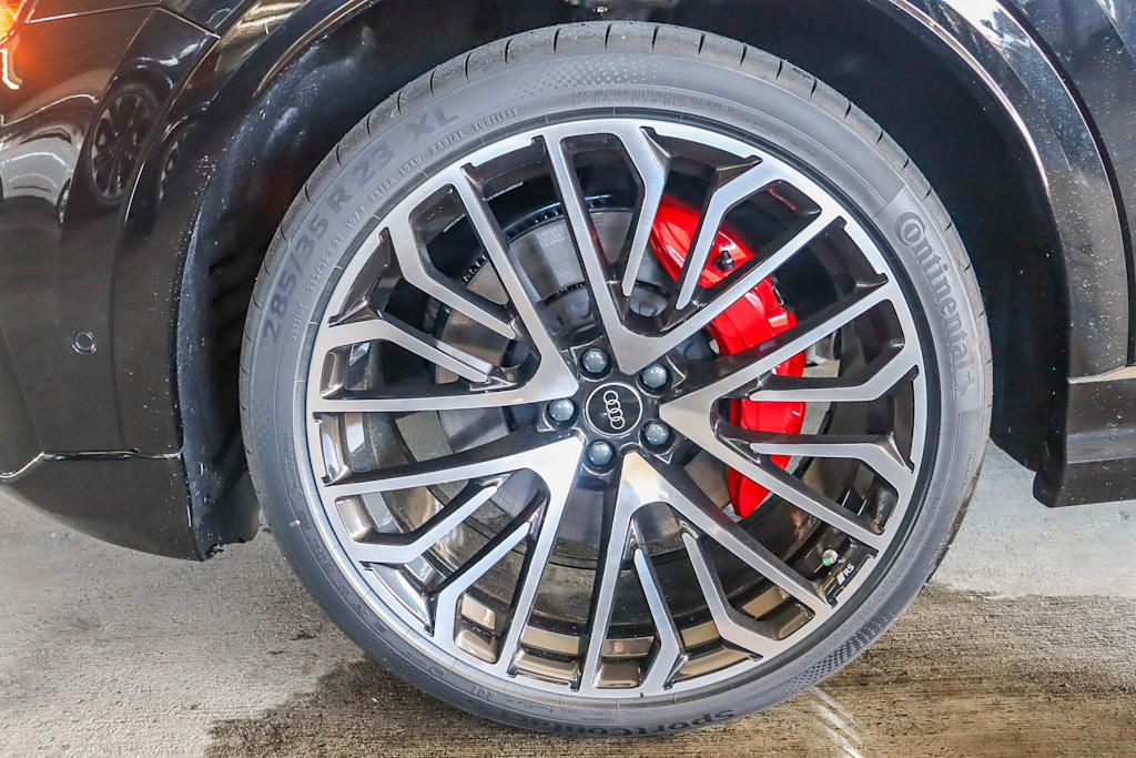 Thumbnail: 2026 Audi SQ8 - 21