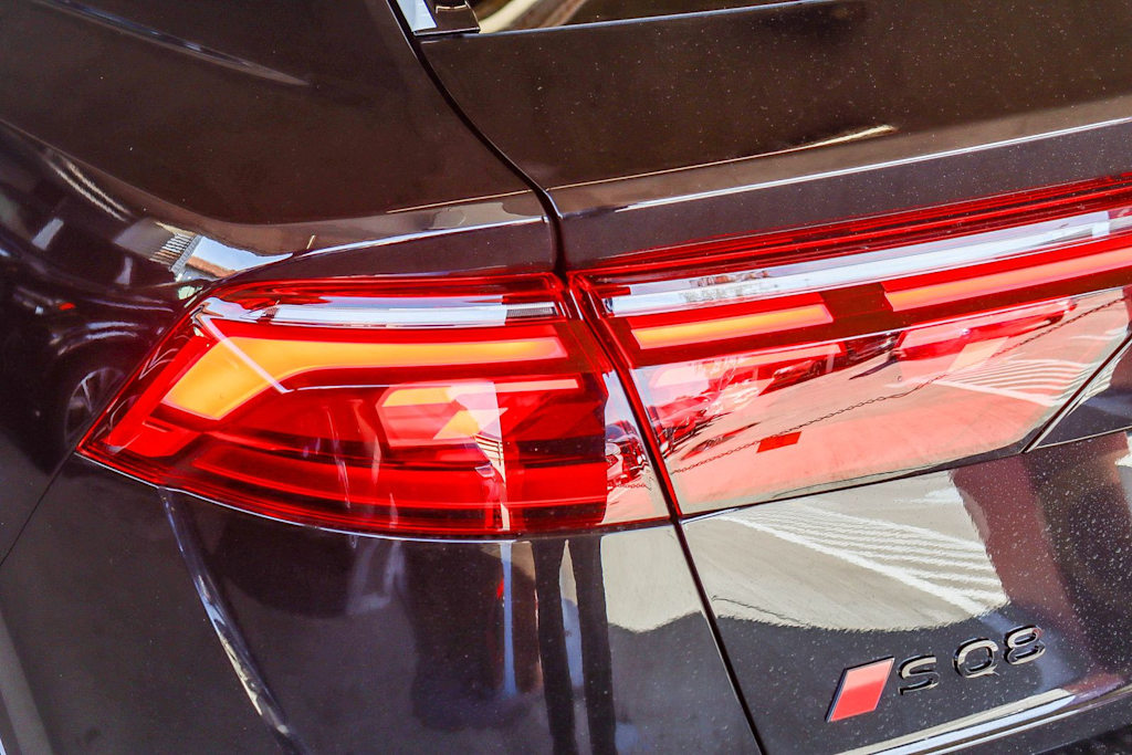 Thumbnail: 2026 Audi SQ8 - 20