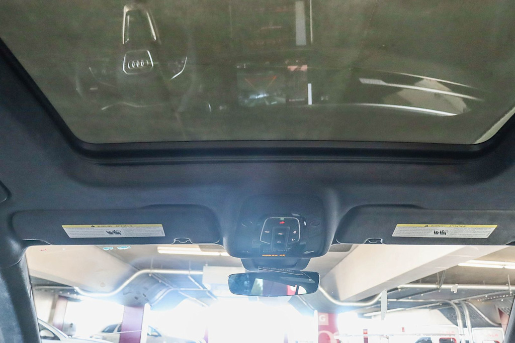 Thumbnail: 2026 Audi SQ8 - 23