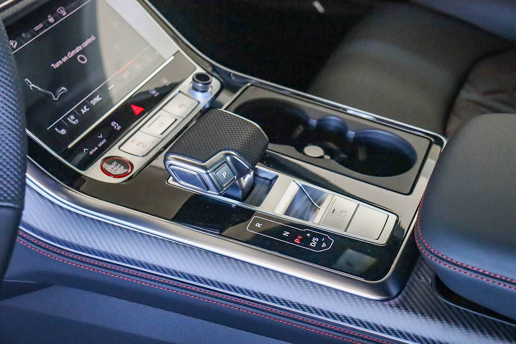 Thumbnail: 2026 Audi SQ8 - 14