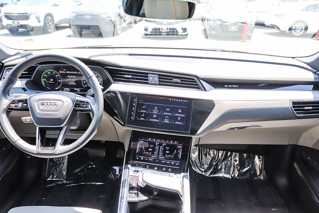 Thumbnail: 2024 Audi Q8 e-tron - 2