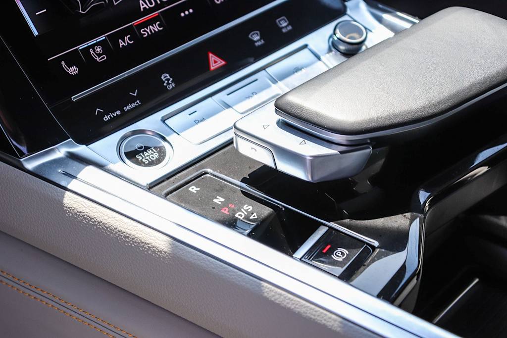 Thumbnail: 2024 Audi Q8 e-tron - 13
