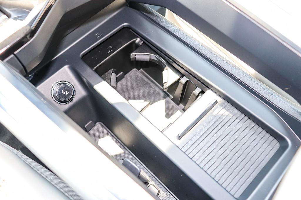 Thumbnail: 2024 Audi Q8 e-tron - 26