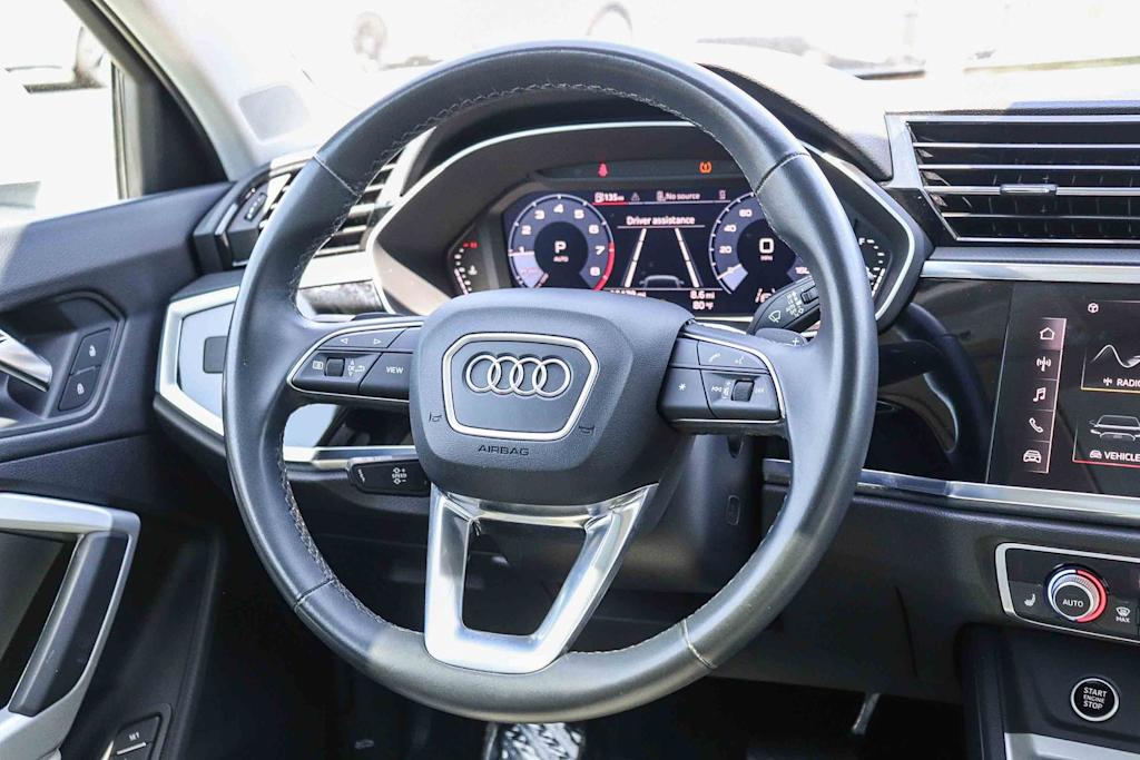 Thumbnail: 2023 Audi Q3 - 9