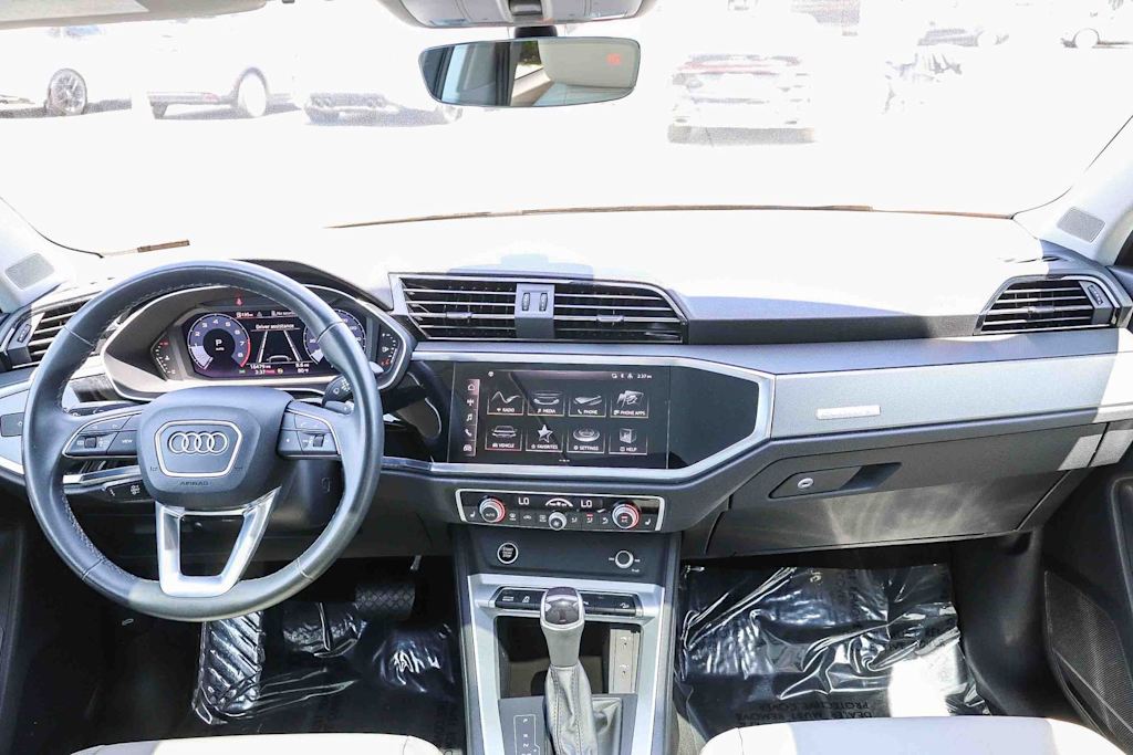 Thumbnail: 2023 Audi Q3 - 2