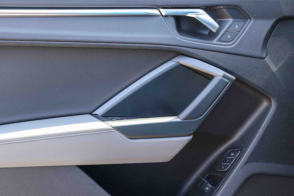 Thumbnail: 2023 Audi Q3 - 26