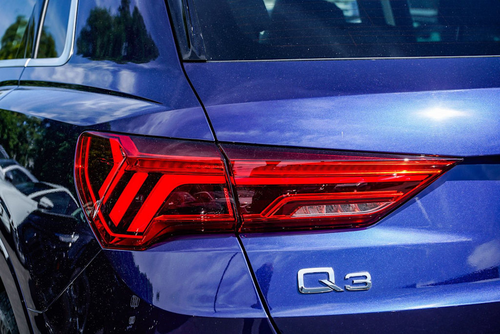 Thumbnail: 2025 Audi Q3 - 21