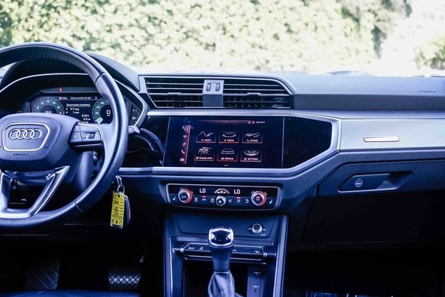 Thumbnail: 2022 Audi Q3 - 8