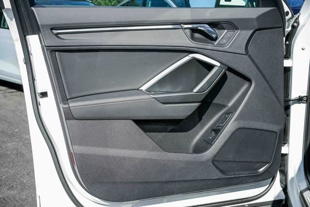 Thumbnail: 2022 Audi Q3 - 24