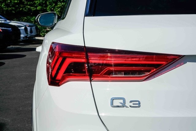 Thumbnail: 2022 Audi Q3 - 22