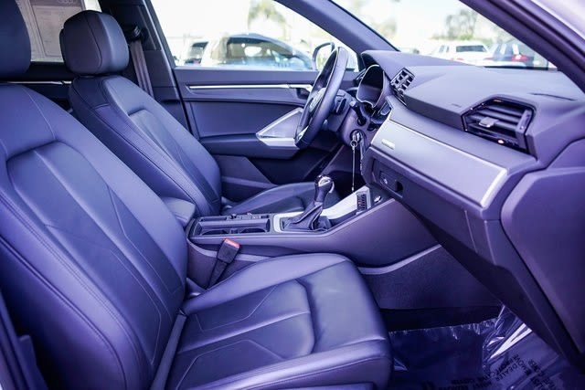 Thumbnail: 2023 Audi Q3 - 10