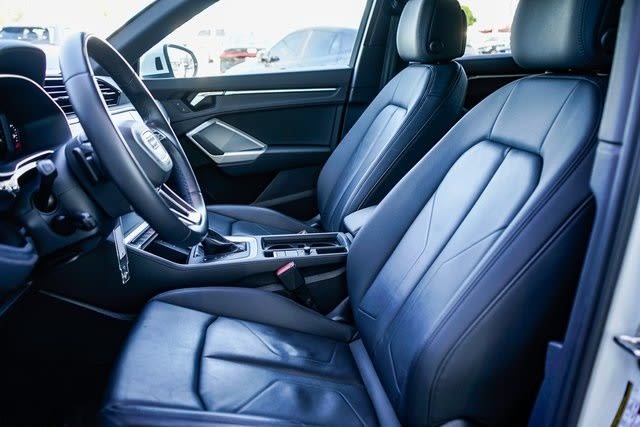 Thumbnail: 2023 Audi Q3 - 11