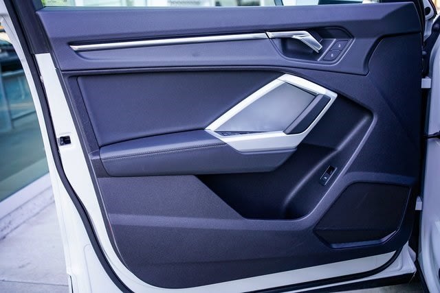 Thumbnail: 2023 Audi Q3 - 24