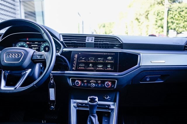 Thumbnail: 2023 Audi Q3 - 9