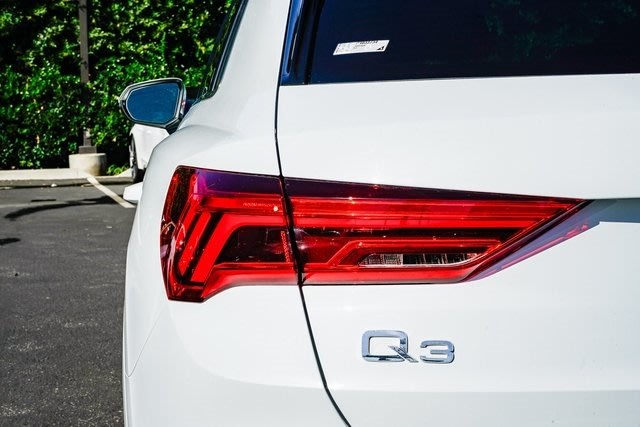 Thumbnail: 2023 Audi Q3 - 22