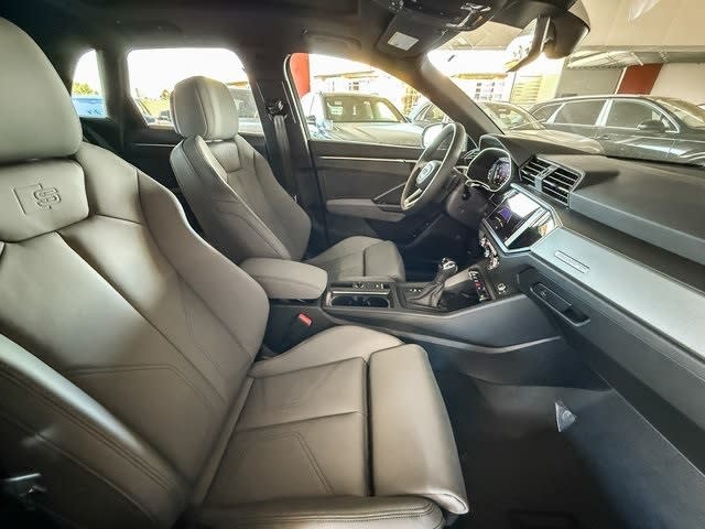 Thumbnail: 2025 Audi Q3 - 9