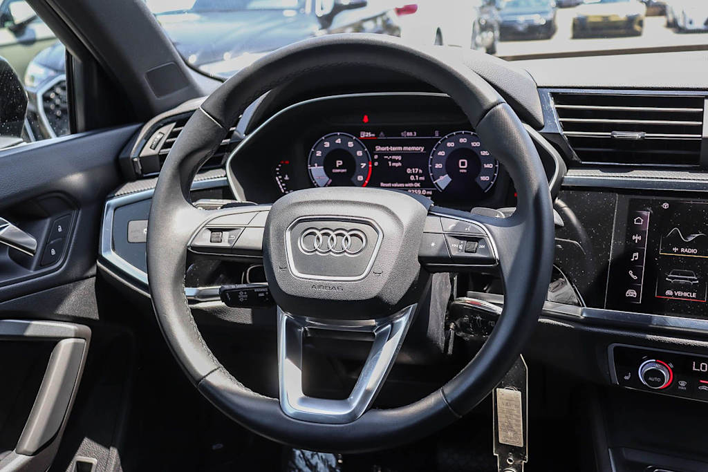 Thumbnail: 2025 Audi Q3 - 8